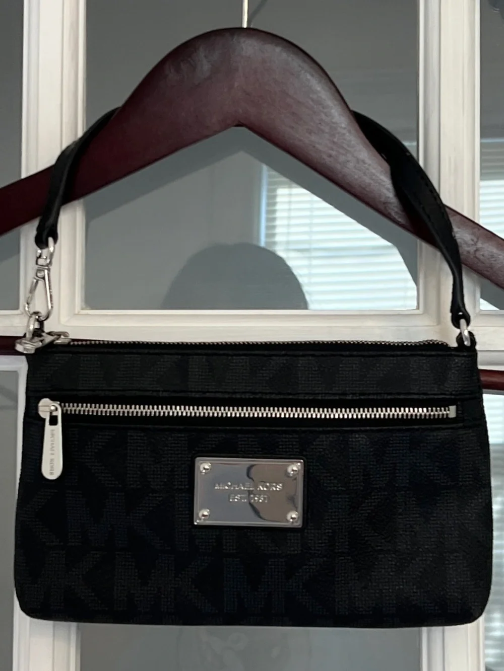 MICHAEL KORS Black Leather Signature Logo Clutch Bag